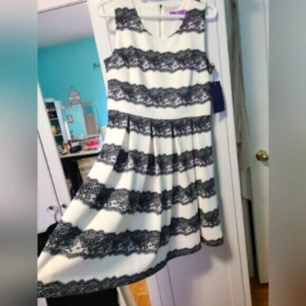 Jolie Sears Fit and Flare Sleeveless Black and White Faux Lace Detail Size 8